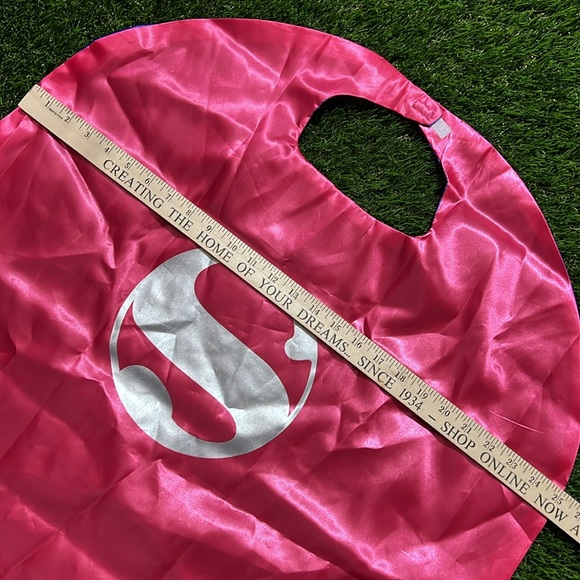 Reversible Super Hero Cale - Picture 5 of 6